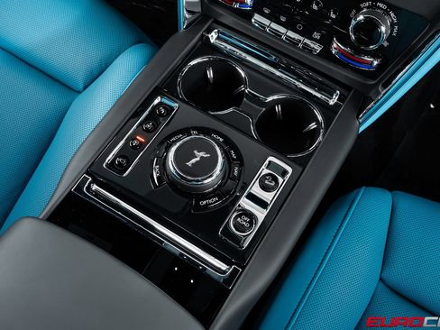 Used 2026 Rolls-Royce Cullinan AWD/4WD image 45