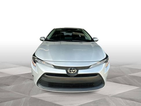 Used 2025 Toyota Corolla LE w/ Convenience Package FWD image 3