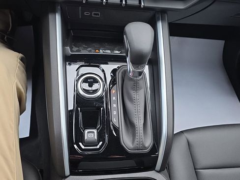 New 2025 Chevrolet Colorado LT w/ LT Convenience Package image 18