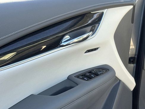 Used 2021 Cadillac XT6 Premium Luxury image 18