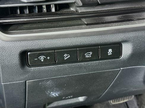 Used 2025 Kia Telluride S FWD image 17