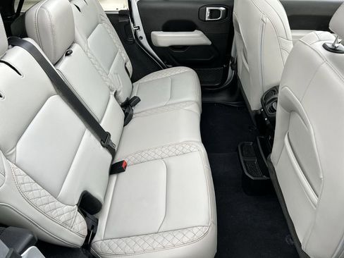 Used 2023 Jeep Wrangler Altitude image 28