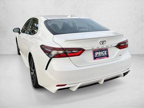 Used 2024 Toyota Camry SE image 5
