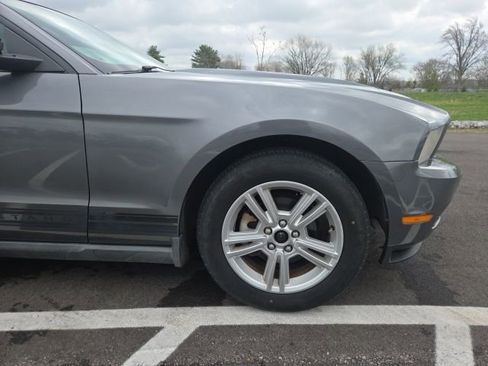 Used 2010 Ford Mustang Premium image 4