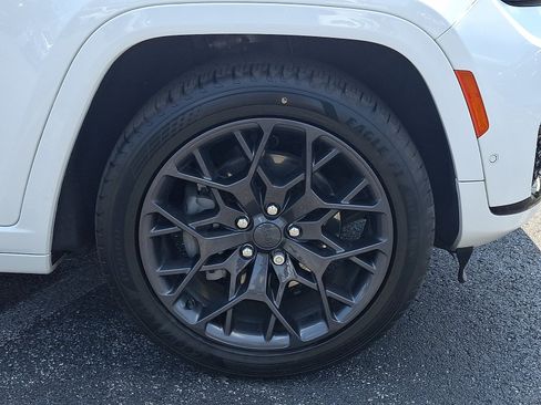 Certified 2023 Jeep Grand Cherokee L Summit AWD/4WD image 8