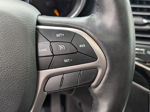 Used 2021 Jeep Grand Cherokee Limited AWD/4WD image 26