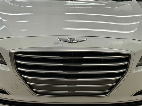Used 2015 Hyundai Genesis 3.8 image 5