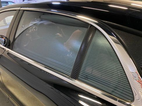 Used 2015 Bentley Flying Spur V8 image 16