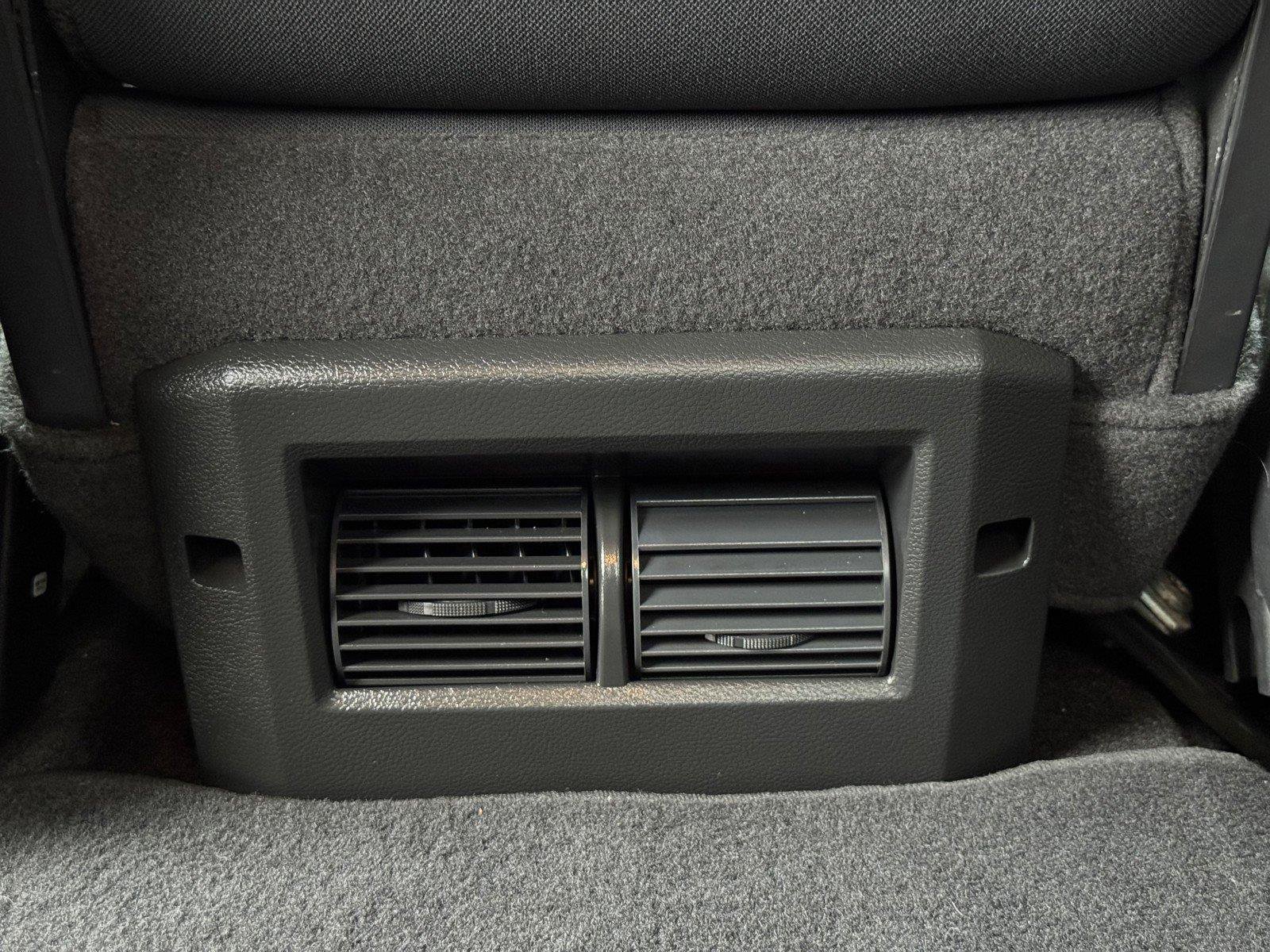 Used 2011 RAM 1500 Classic SLT w/ Luxury Group RWD image 28