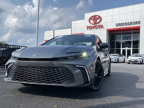 Used 2026 Toyota Camry SE FWD image 1