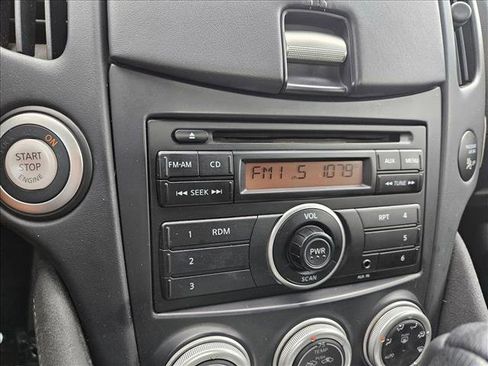 Used 2011 Nissan 370Z Roadster image 12