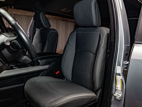 Used 2024 RAM 3500 Big Horn w/ Sport Appearance Package image 25