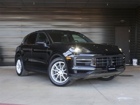 Certified 2024 Porsche Cayenne image 9