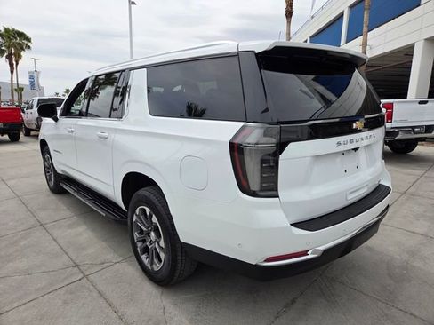 Used 2025 Chevrolet Suburban LT w/ Comfort Package image 4