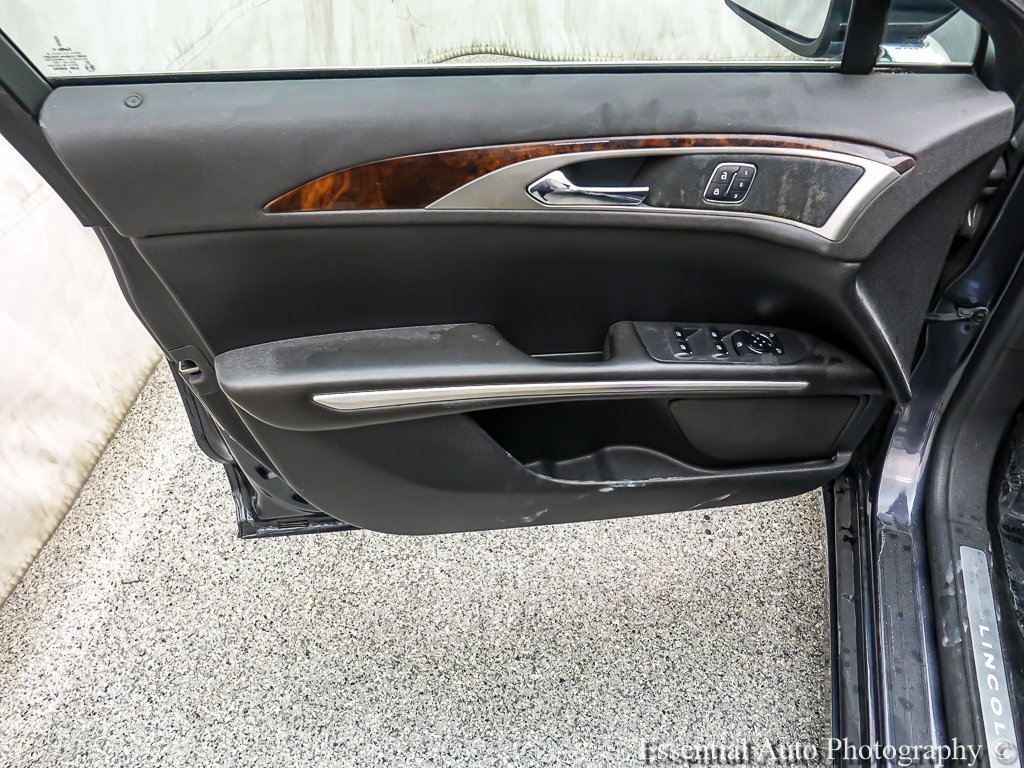 Used 2013 Lincoln MKZ FWD image 18