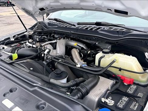 Used 2022 Ford F350 Platinum AWD/4WD image 32