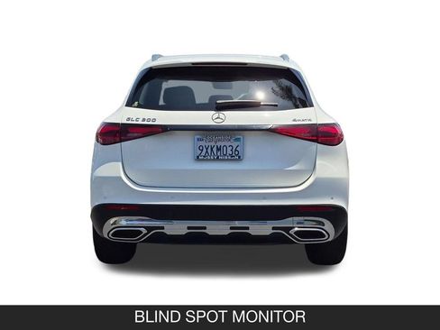 Used 2024 Mercedes-Benz GLC 300 4MATIC image 8