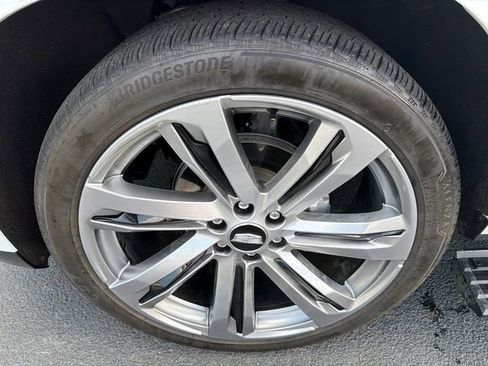Certified 2025 Cadillac Escalade Sport Platinum w/ LPO, Floor Liner Package AWD/4WD image 11