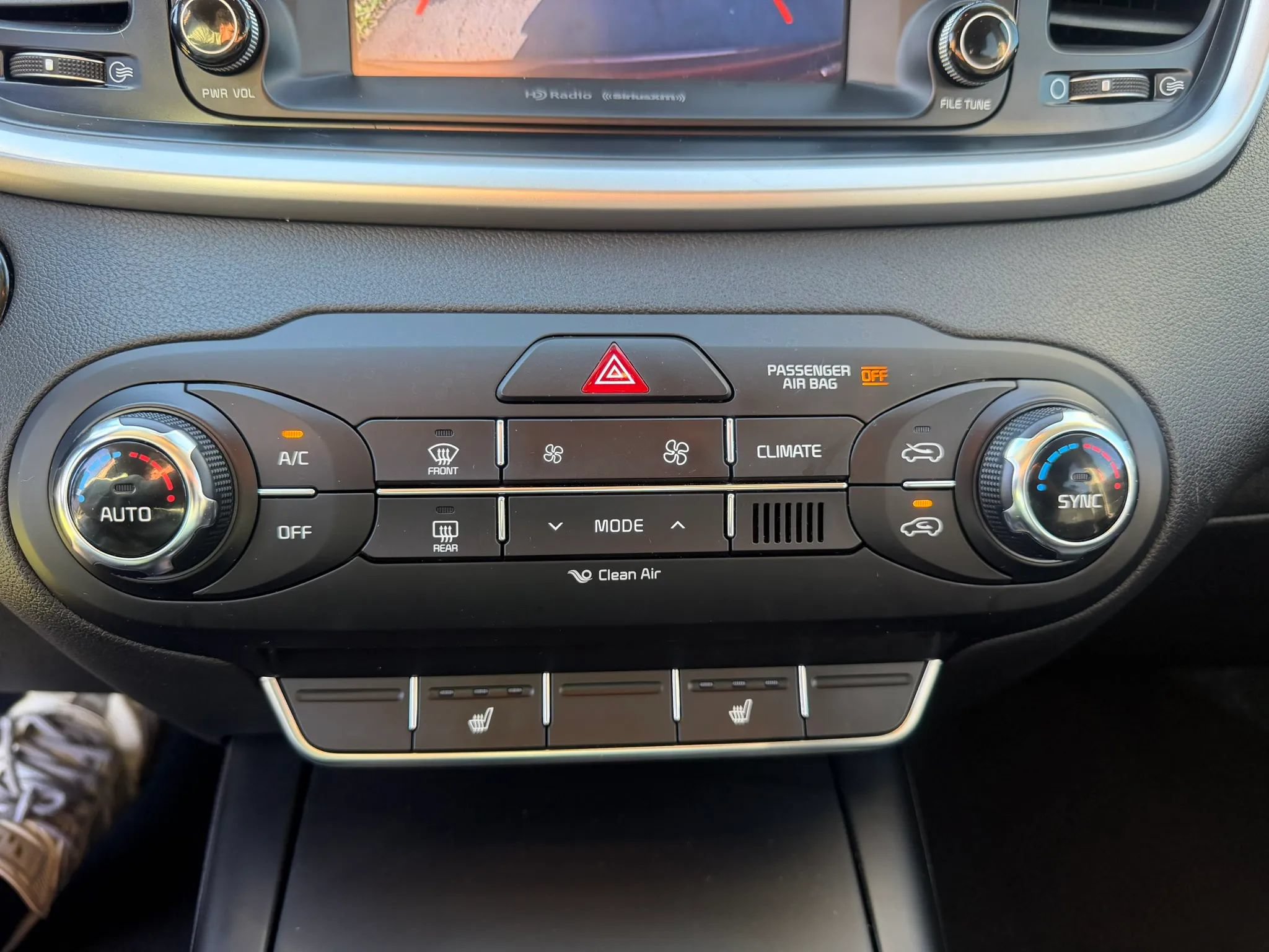 Used 2017 Kia Sorento FWD w/ LX Convenience Package image 22