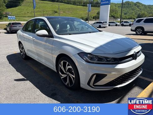 Used 2025 Volkswagen Jetta SEL FWD image 5