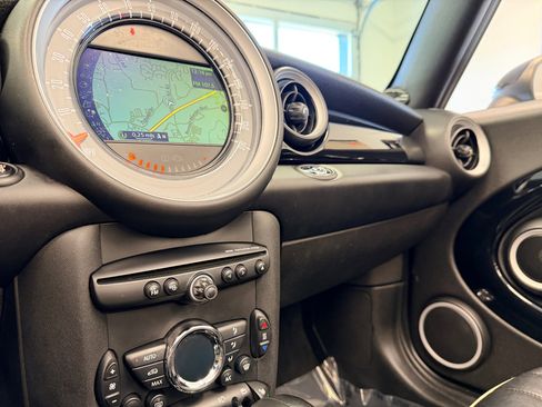 Used 2015 MINI Cooper S image 41