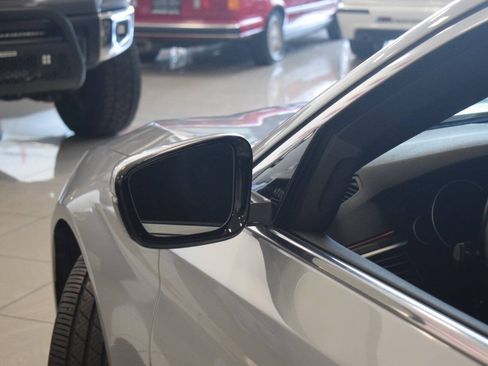 Used 2018 BMW 530i xDrive AWD/4WD image 34