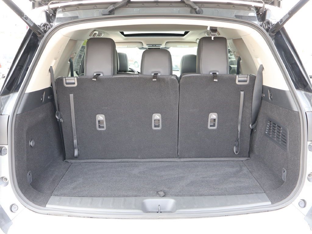 Used 2025 Nissan Pathfinder SL w/ SL Premium Package AWD/4WD image 14