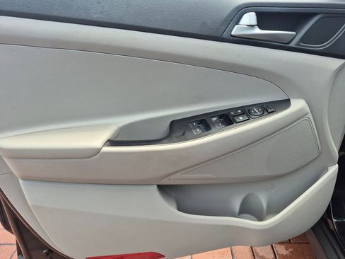 Used 2021 Hyundai Tucson SE FWD image 14