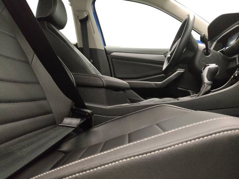 Used 2024 Volkswagen Jetta SE FWD image 21