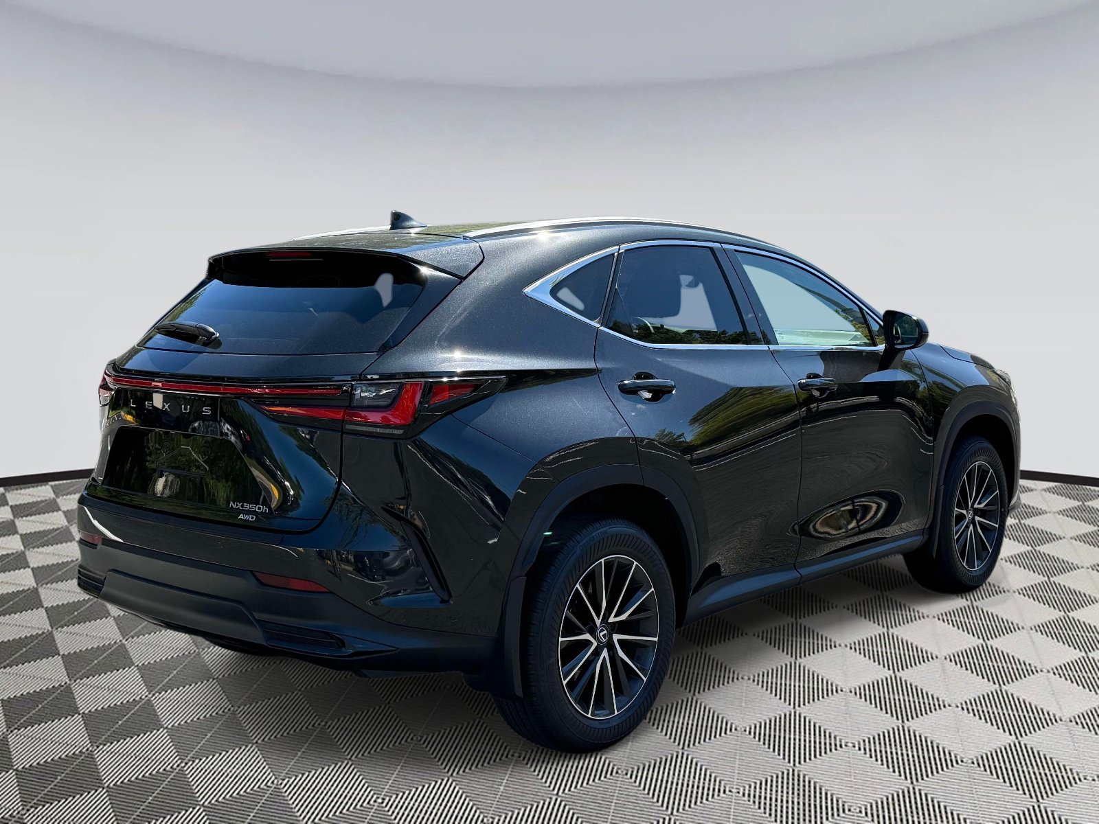 Used 2024 Lexus NX 350h AWD image 2