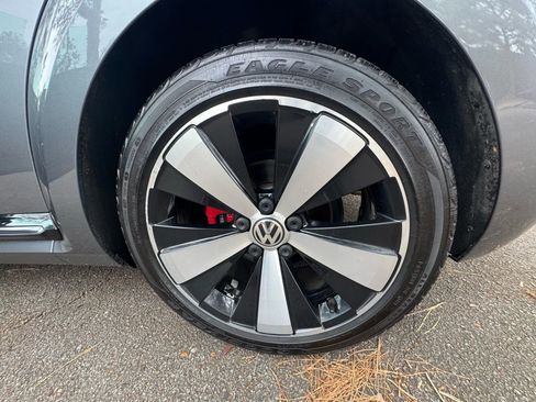 Used 2012 Volkswagen Beetle 2.0T image 25