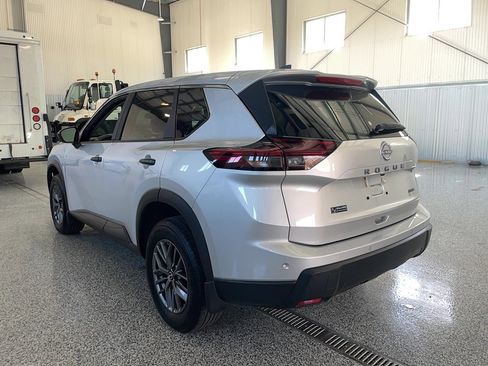Used 2025 Nissan Rogue S AWD/4WD image 13