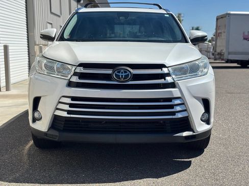 Used 2019 Toyota Highlander XLE AWD/4WD image 8