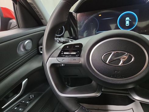 Used 2023 Hyundai Elantra SEL w/ Convenience Package FWD image 17