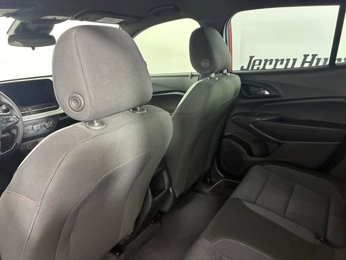 Used 2024 Chevrolet Trax RS w/ Driver Confidence Package image 24