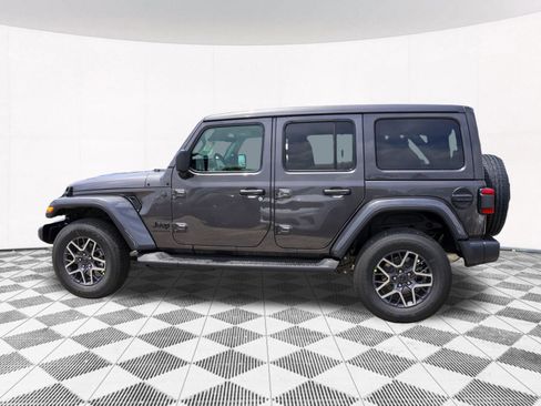 New 2026 Jeep Wrangler Unlimited Sahara AWD/4WD image 8