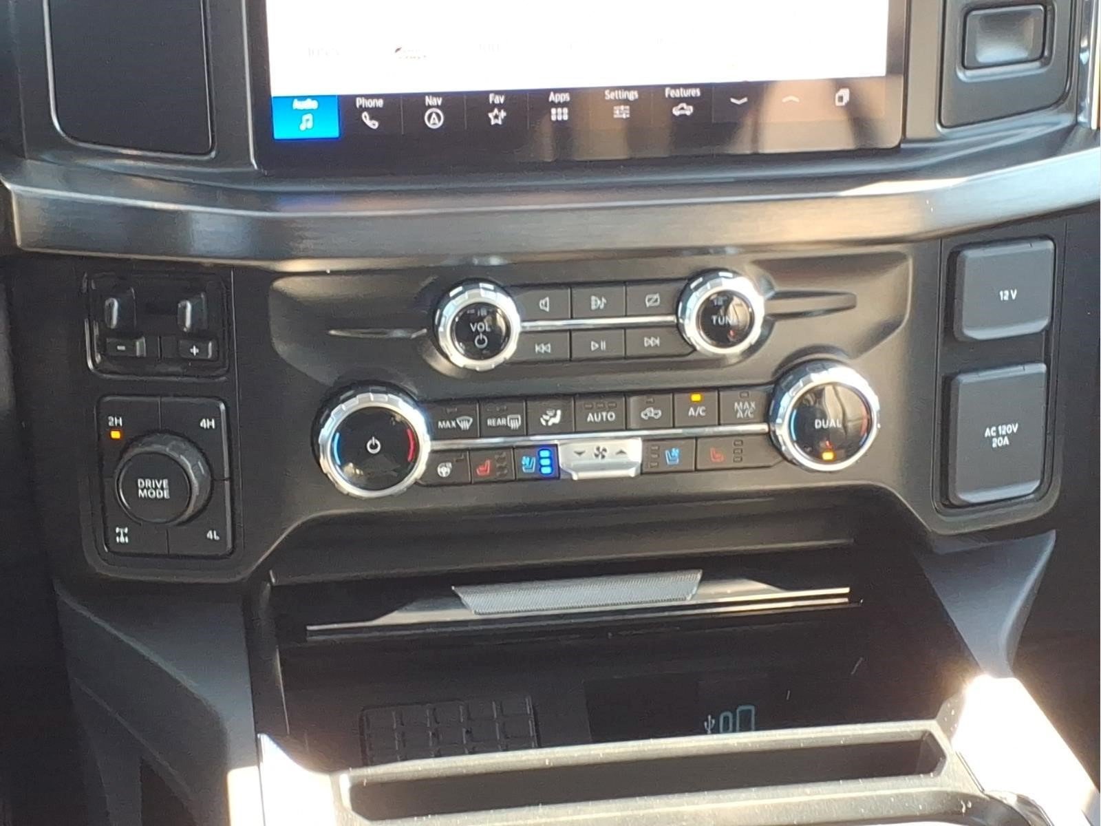 Used 2024 Ford F250 Lariat w/ Chrome Package AWD/4WD image 19
