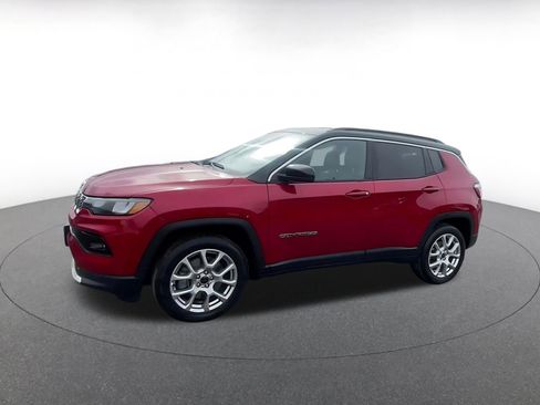 Used 2025 Jeep Compass Limited image 8