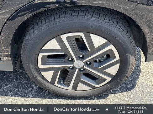 Used 2023 Hyundai Kona SE w/ Cargo Package FWD image 10