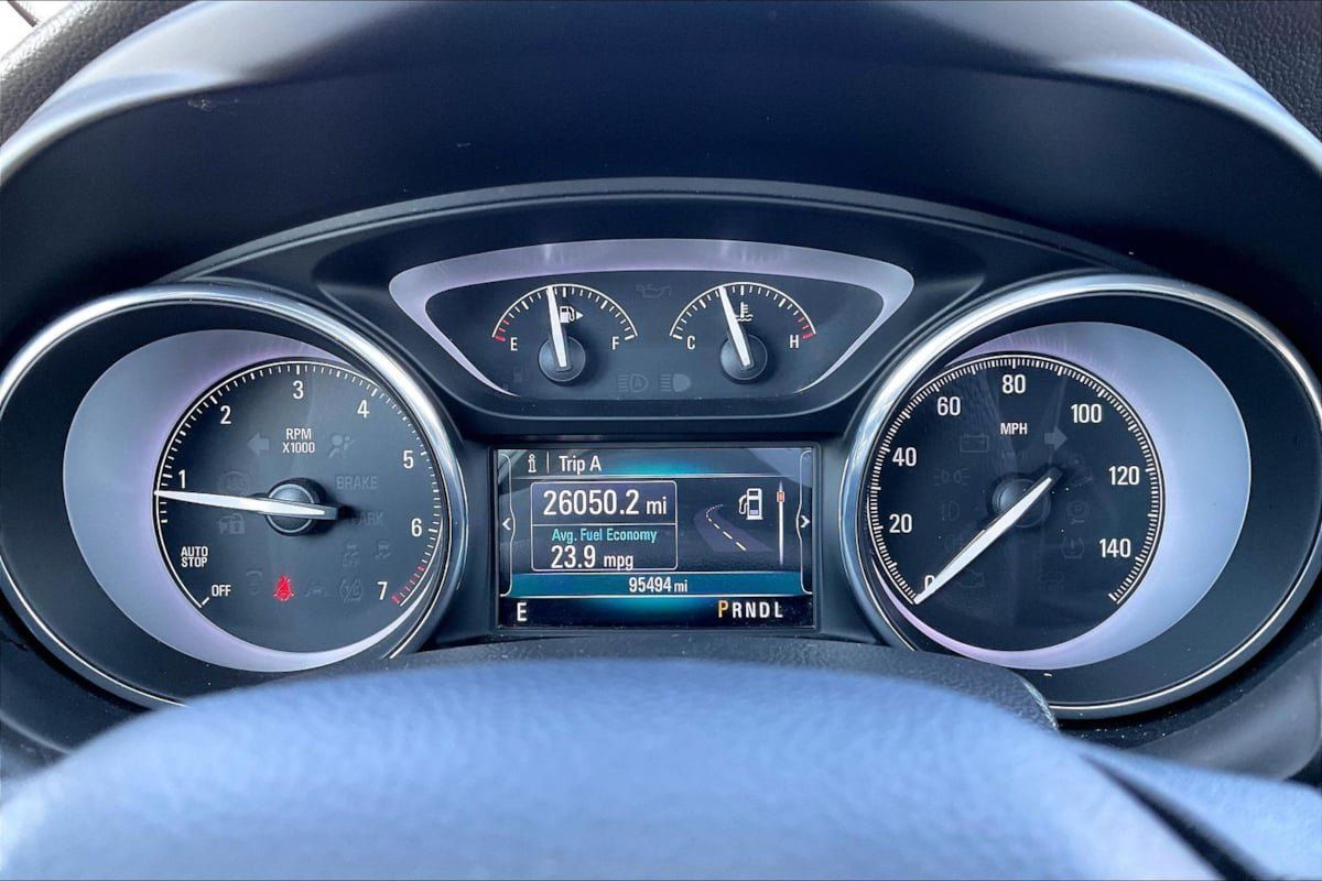 Used 2020 Buick Envision Essence w/ LPO, Cargo Package FWD image 20