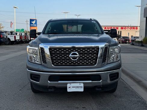 Used 2018 Nissan Titan SV AWD/4WD image 34