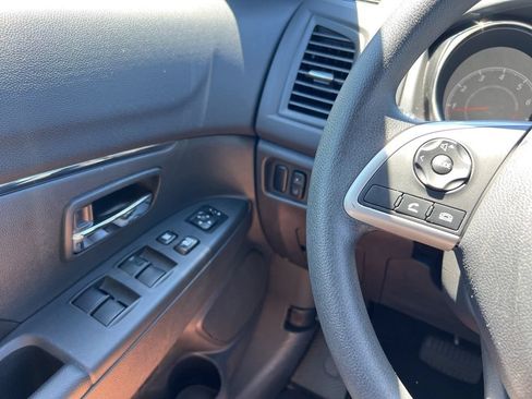 Used 2025 Mitsubishi Outlander Sport AWD image 12