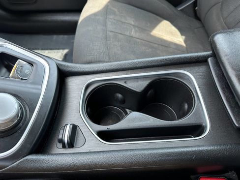 Used 2016 Chrysler 200 Limited image 36