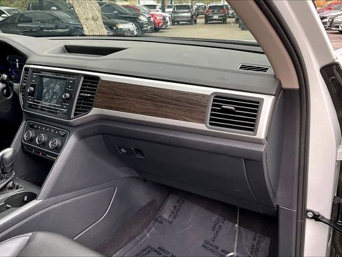 Certified 2023 Volkswagen Atlas SE image 19