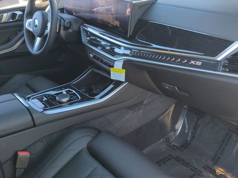 Used 2026 BMW X5 sDrive40i w/ M Sport Package image 12