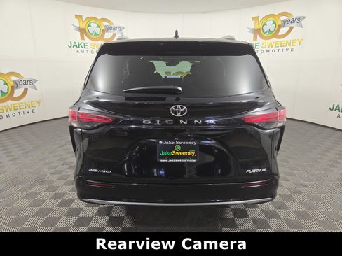 Used 2026 Toyota Sienna Platinum AWD/4WD image 7