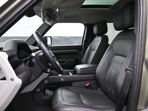 Used 2020 Land Rover Defender 110 HSE image 10