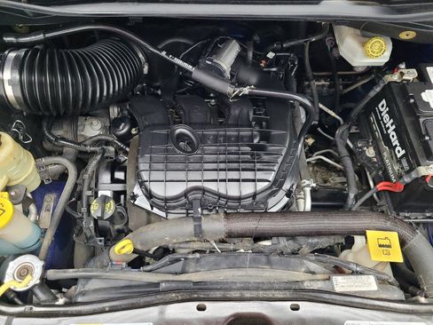Used 2019 Dodge Grand Caravan SE FWD image 30
