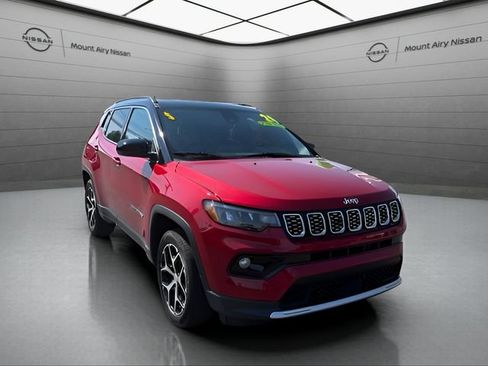 Used 2024 Jeep Compass Limited AWD/4WD image 2