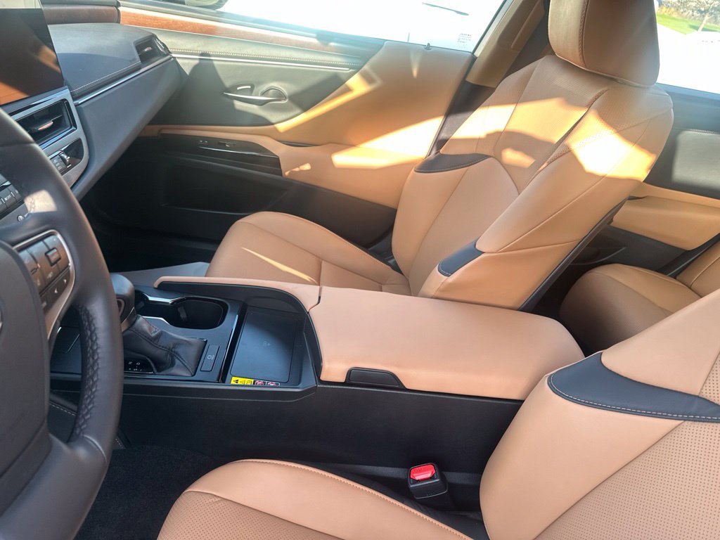 Used 2024 Lexus ES 350 w/ Premium Package FWD image 18